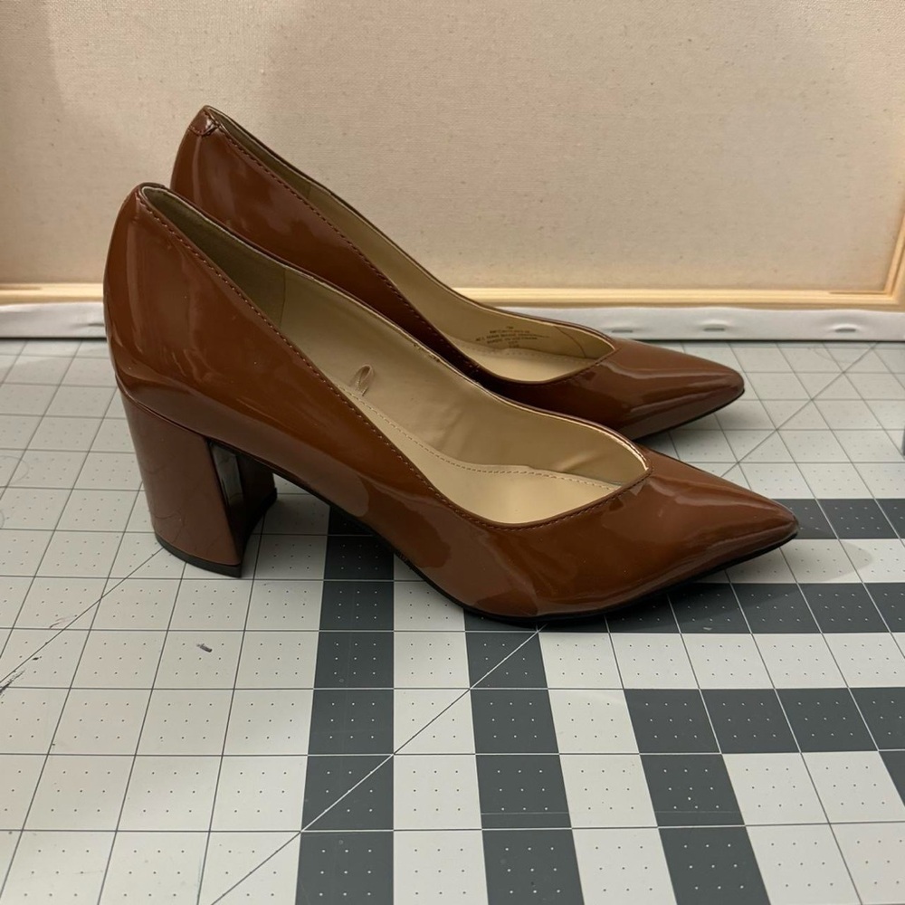 Marc fisher brown pointed toe heels